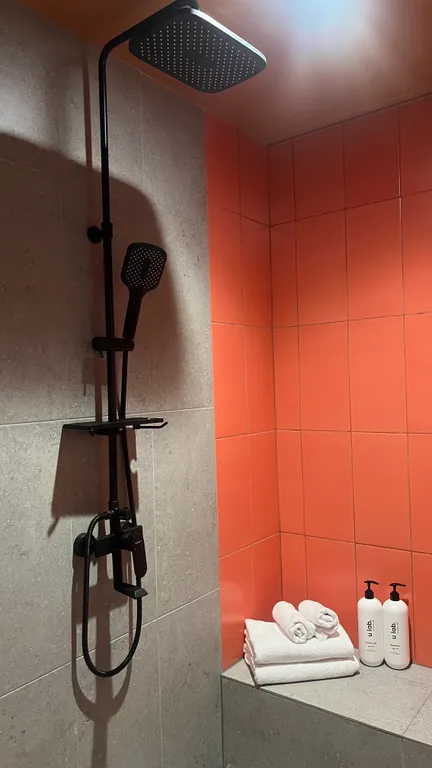 Апартаменты у Часовой башни оранжевые