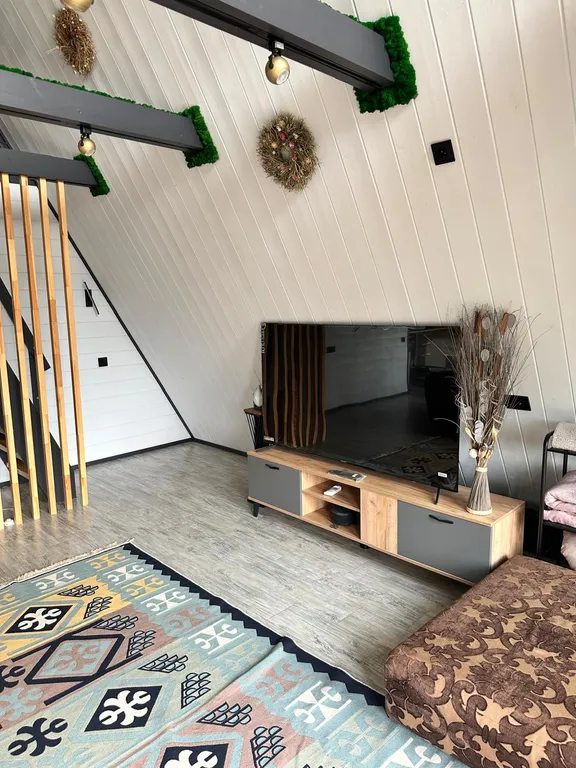 Шале у озера