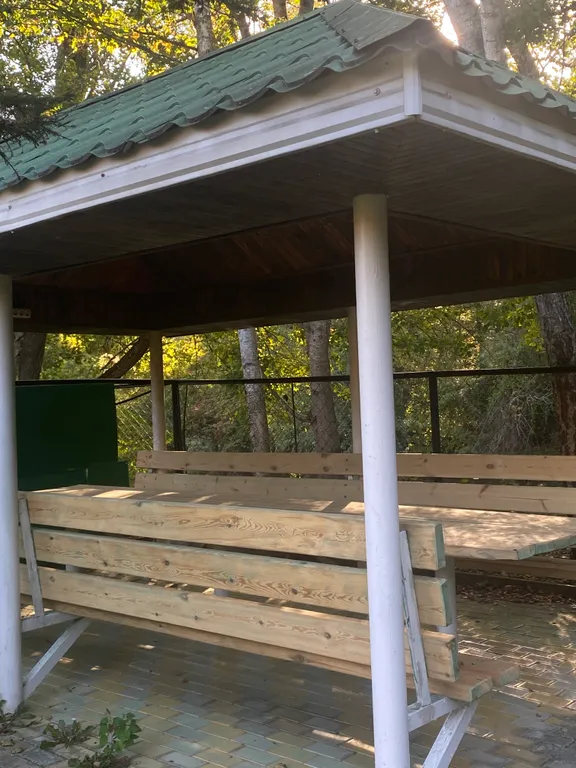 Дом на берегу реки