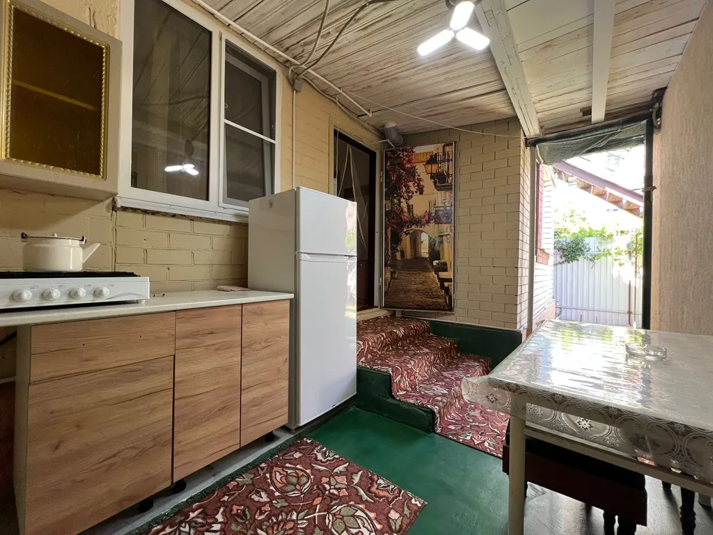 Коттедж Часть дома с кухней и двором – центр, 5 мин до пляжа — Геленджик