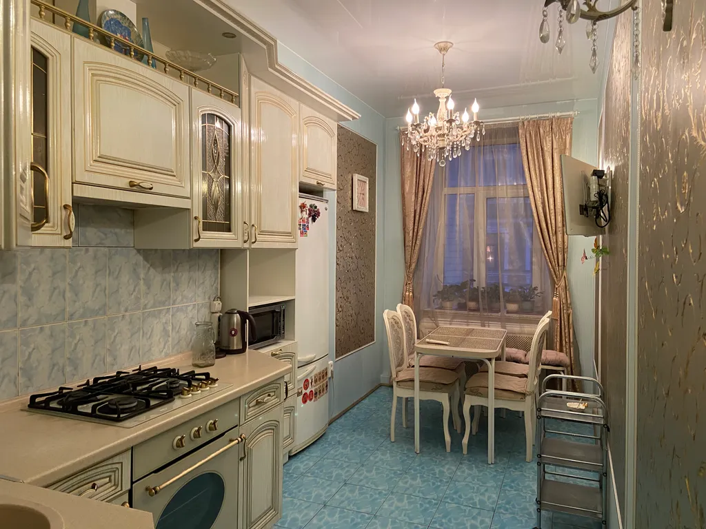 Квартира Квартира Просторная трёшка в Центре, в двух шагах от двух метро и вокзала — Санкт-Петербург