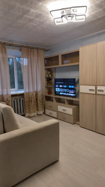 Уютная однокомнатная квартира — аренда посуточно в Коряжма