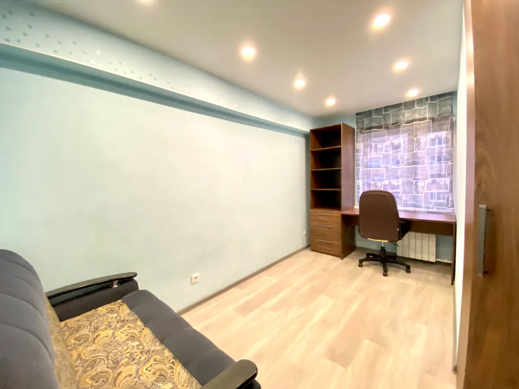 Апартаменты с 3 изолированными комнатами в центре, рядом Воркутауголь