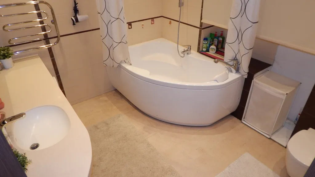 Элитная в центре, метро площадь Ленина, рядом аква-парк, зоопарк, тц аура, парк