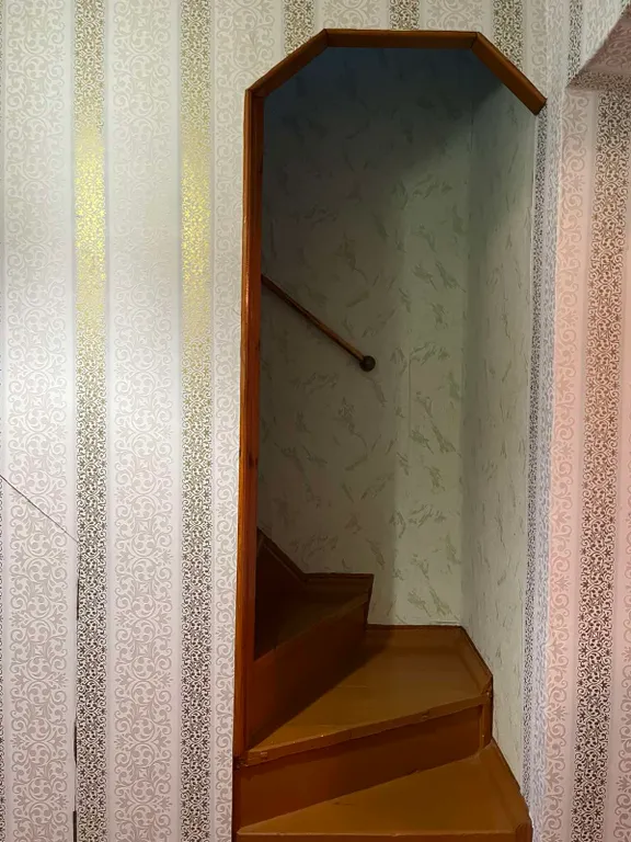 Трёхкомнатная двухуровневая квартира в центре города