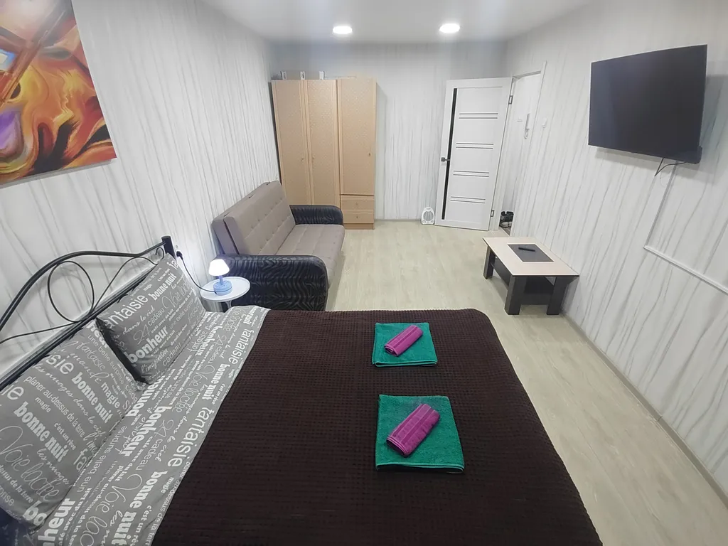 Однокомнатная квартира с балконом и лифтом у ТРЦ Плазма