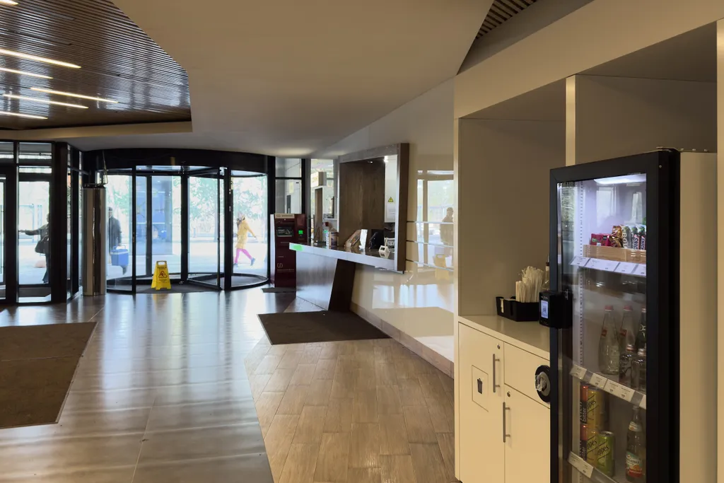 9-местные апартаменты с РSP4/3 c игpами, неонoвой подcветкой