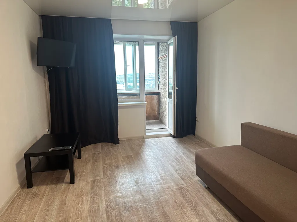 Квартира Гостинка с балконом в Первомайском р-не — аренда посуточно в Владивосток