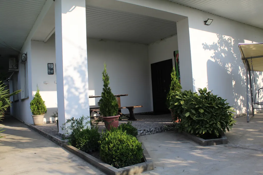 Дом с бассейном в районе Артека и горы Аю-Даг