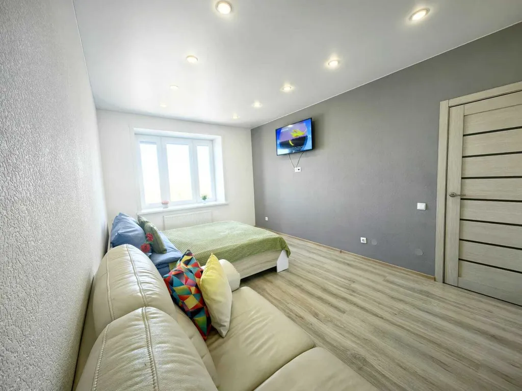 Уютная однокомнатная квартира с просторной лоджией