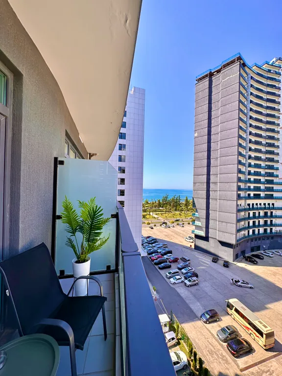 Квартира Студия c двумя кроватями, бассейн + парковка, White Sails — Батуми