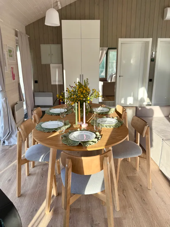 Семейный дом с панорамной сауной и камином