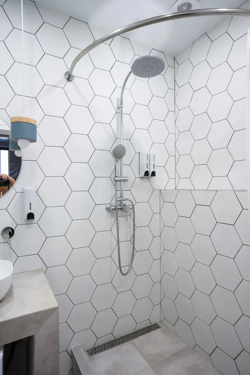 Квартира Квартира Стильная студия Оливковая с балконом и качелью — Калининград