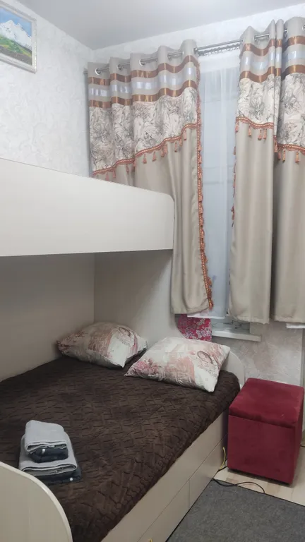 Около Нарзанной галереи и санатория Луч