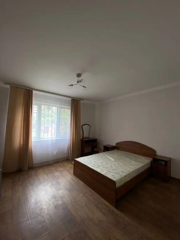 Уютный оазис спокойствия и зелени в центре нового района