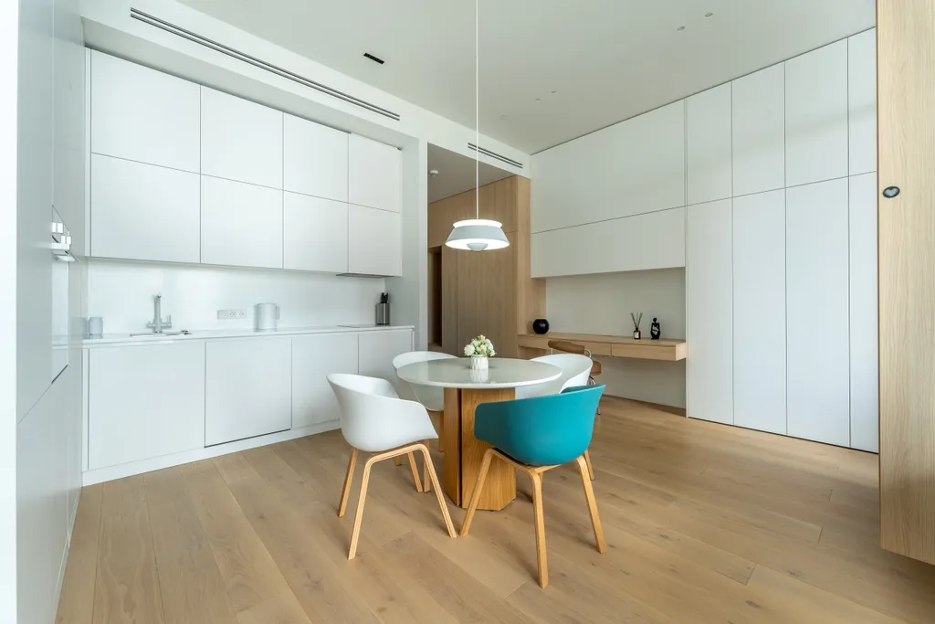 Уютная студия с видом на башни