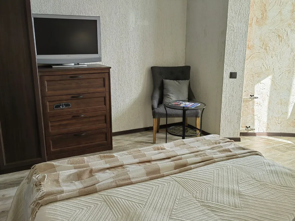 Уютная евродвушка с большой лоджией