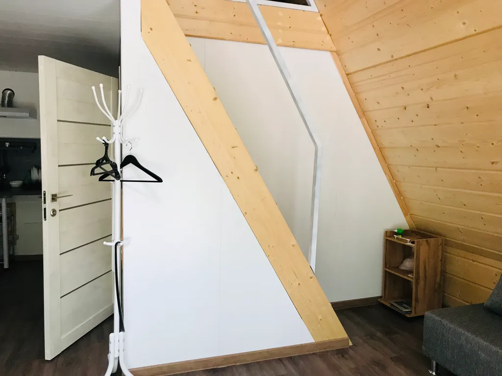 Современный четырехместный А-фрейм