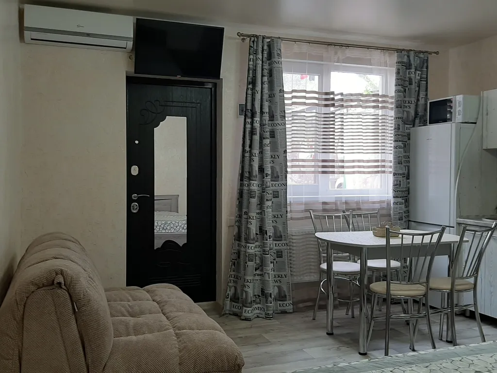 Коттедж Уютный домик в солнечной Евпатории — аренда посуточно в Евпатория