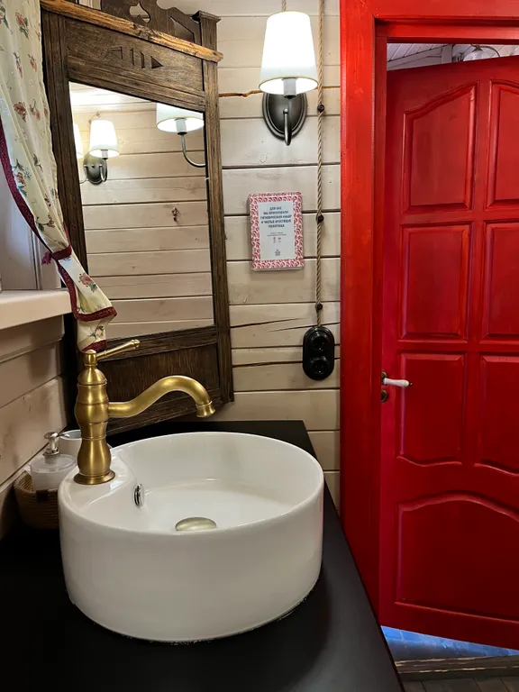 Дом Салтыков-Щедрин на берегу Рузского водохранилища