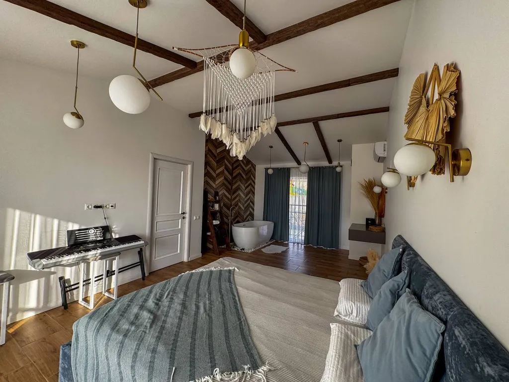 Таунхаус с дизайнерским ремонтом и террасой