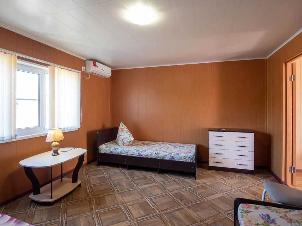 Уютрый домик в глубине сада