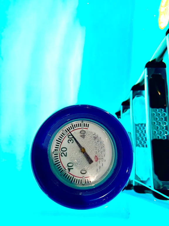 Дом с бассейном и баней возле курзоны