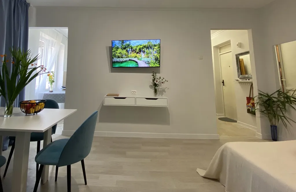 Солнечная, видовая квартира в центре