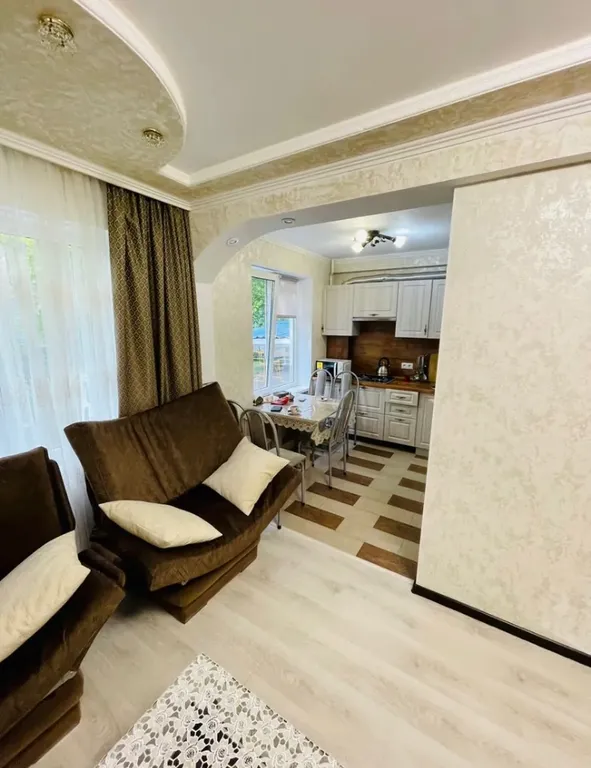 Уютная, просторная квартира для большой семьи недалеко от центра