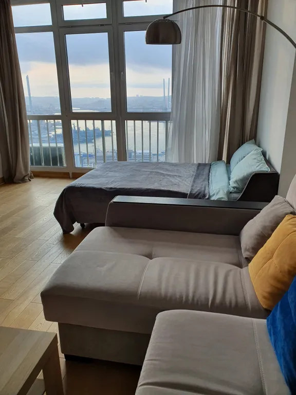 Апартаменты в центре города с прекрасным видом на золотой мост