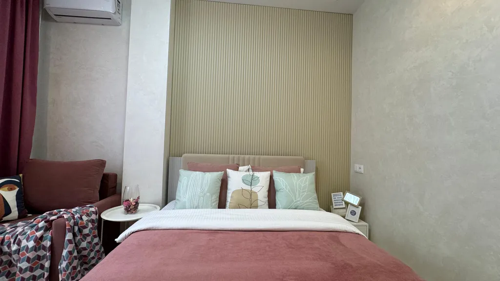 Евротрехкомнатный апартамент с балконом на первой линии