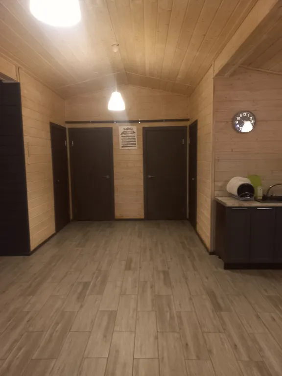 Домик у озера