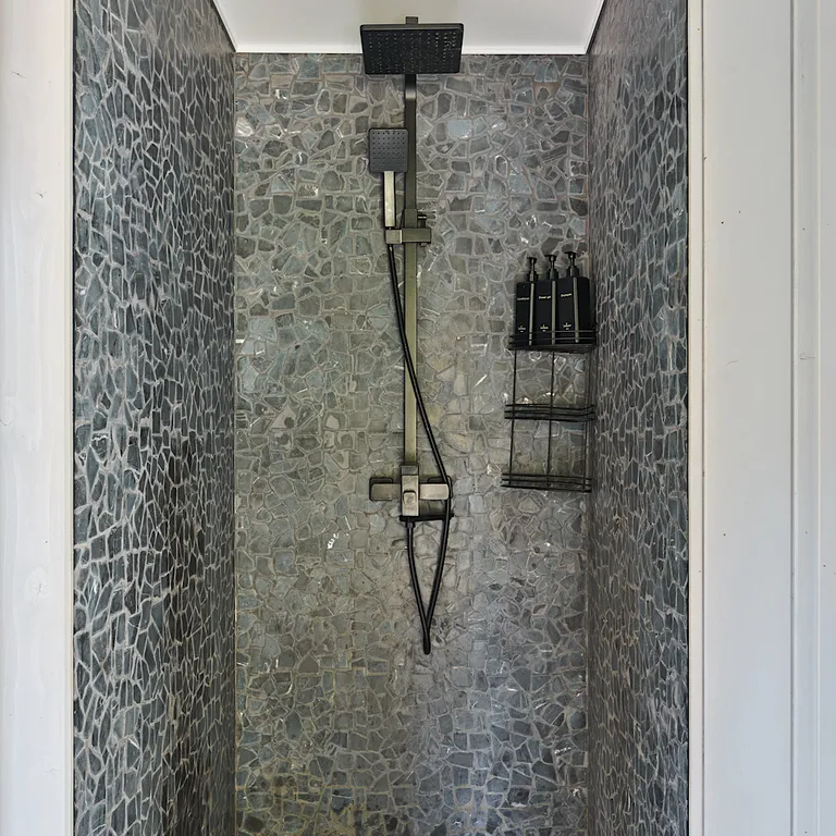 Домик в Соснах с баней и горячими ваннами Cube с баней