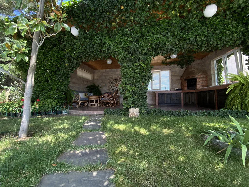 Этаж дома 500 метров от моря с бассейном