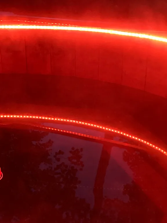 Домик с печью/камином в окружении природы