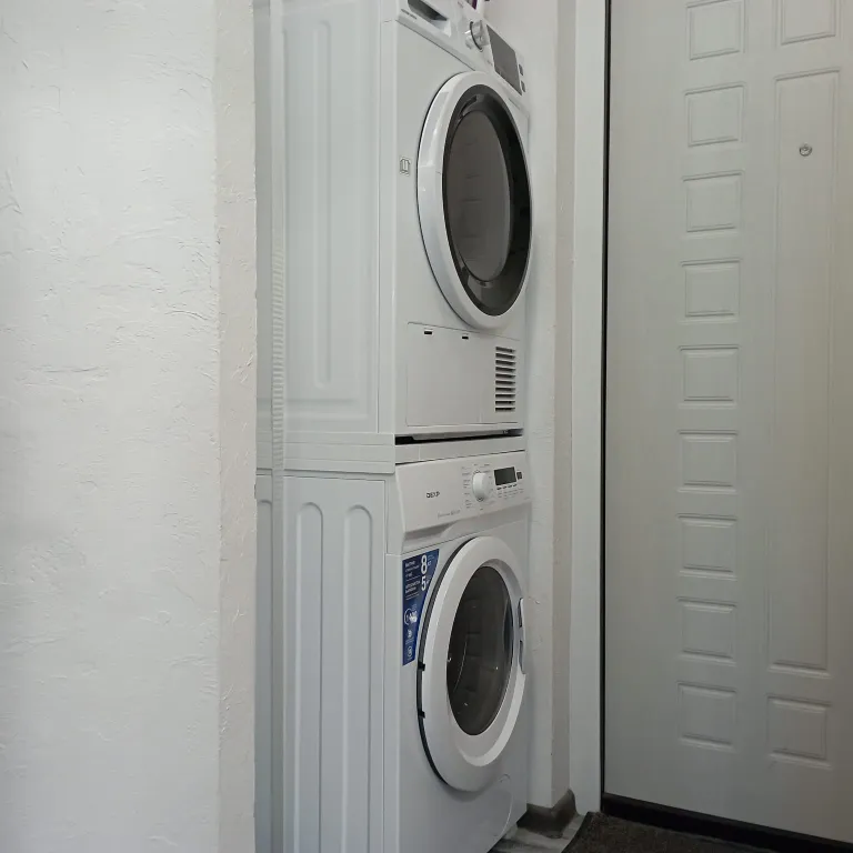 Квартира с балдахином, балконом с лаундж зоной для чая и кофе