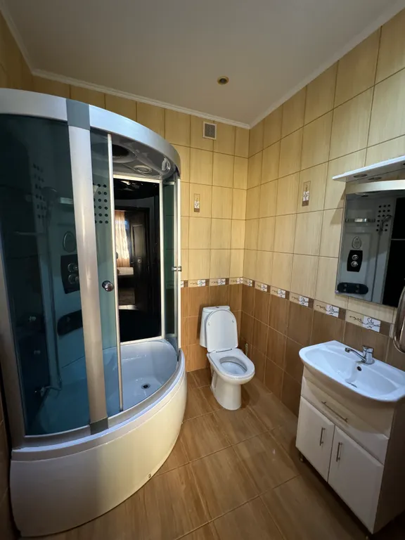 Трехкомнатная просторная квартира в центре возле ТЦ Infinity Mall