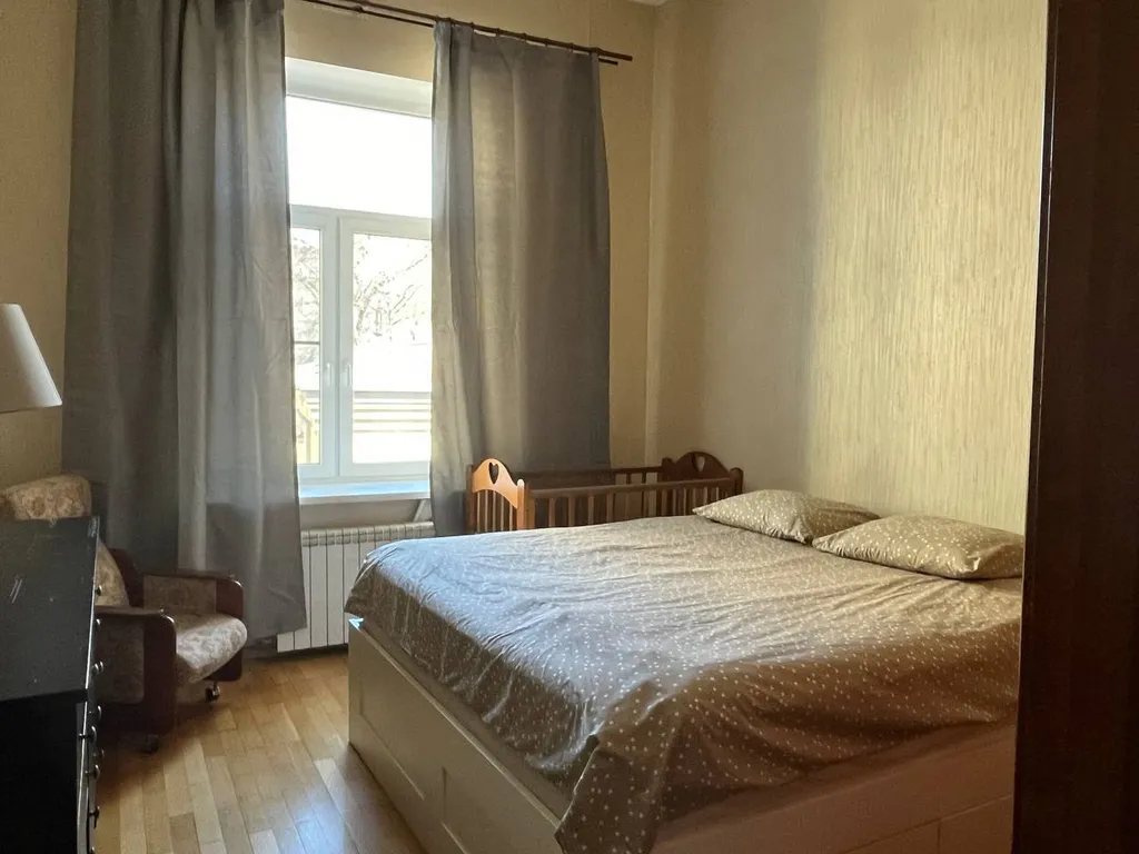 Апартаменты у Казанского Собора и Дома Зингера