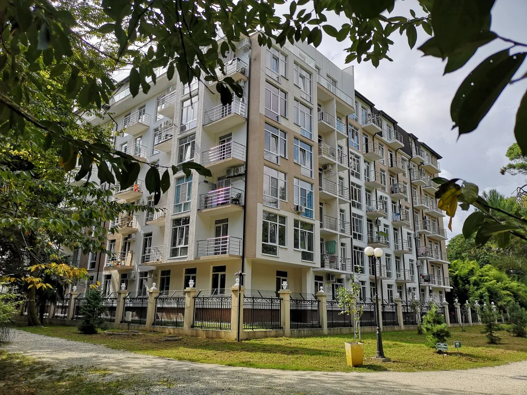 Солнечная квартира в парке у моря