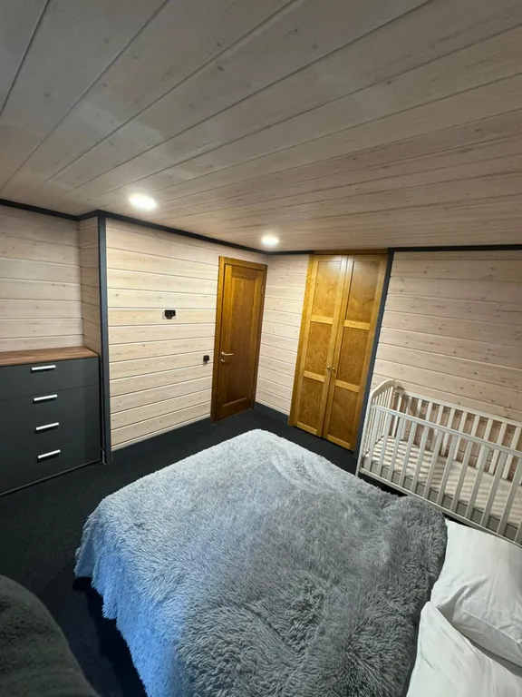 Барн хаус с видом на лес и горы