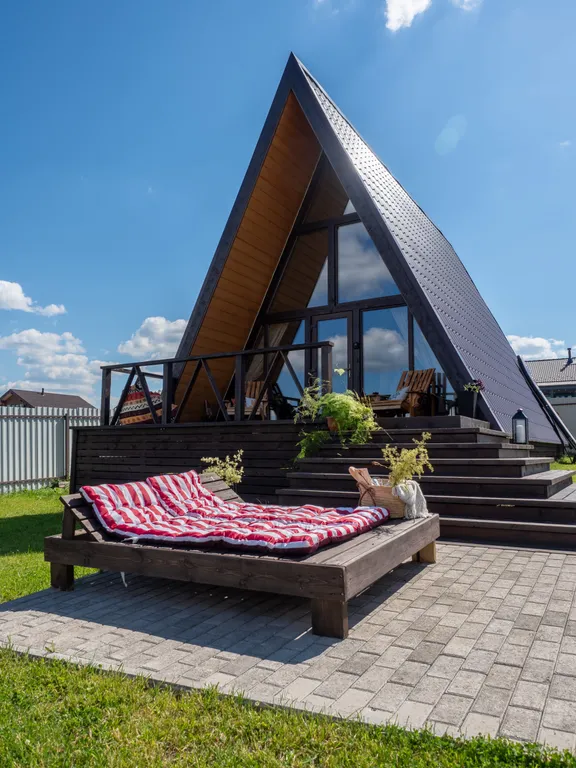 Уютный дом у озера