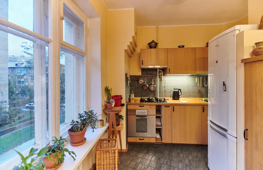 Квартира Квартира Старинная мебель в лучах солнца — Москва