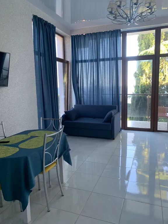 Коттедж Апартаменты с видом на море — аренда посуточно в Алупка