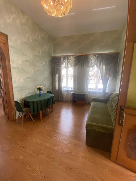 Уникальная квартира с интересным ремонтом и настоящим камином