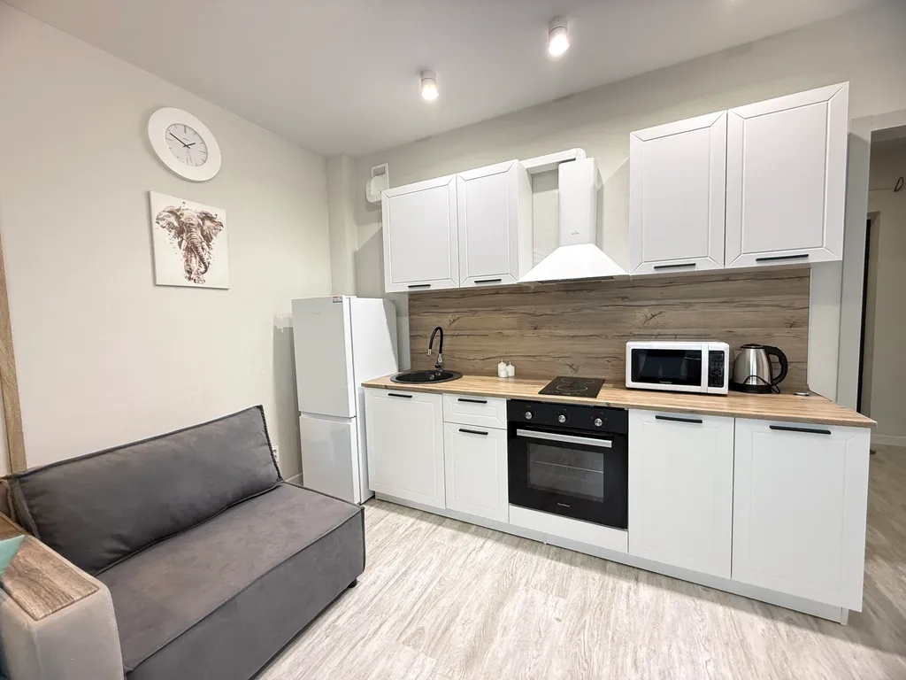 Квартира Студия Яркая луна — Тюмень