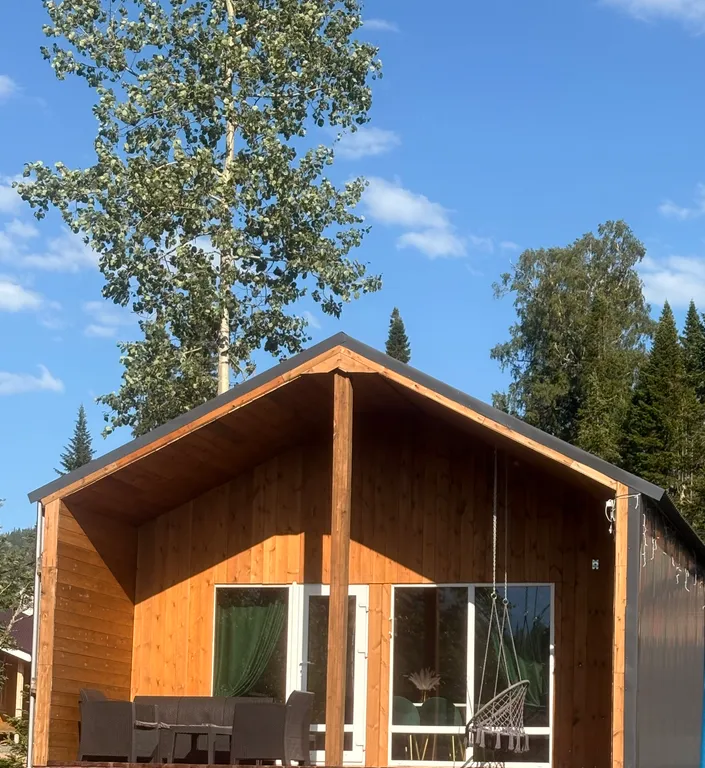 Современный дом с видом на горы