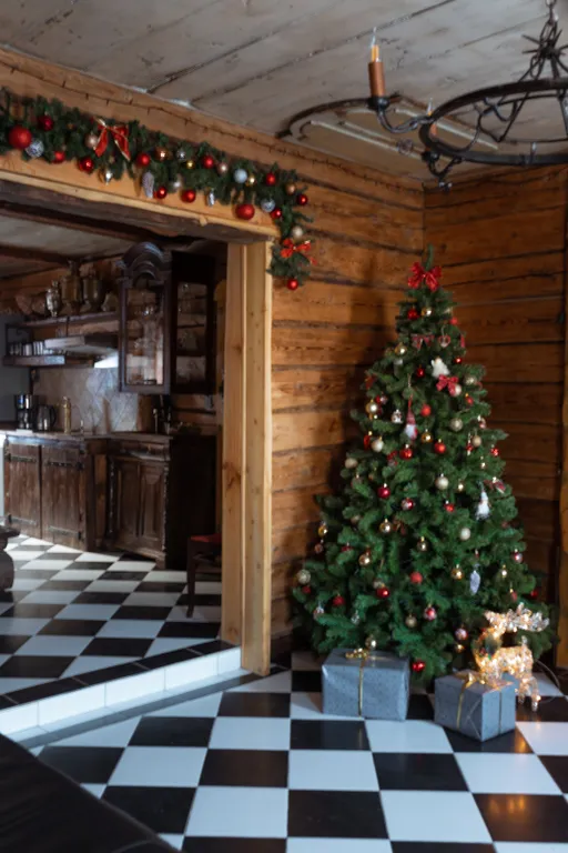 Дом с амбаром 1903. Старинный дом на 8-9 человек в самом центре. Сауна