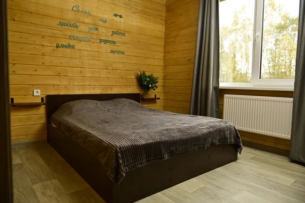 Дом с баней на дровах, банным чаном и большой гостиной