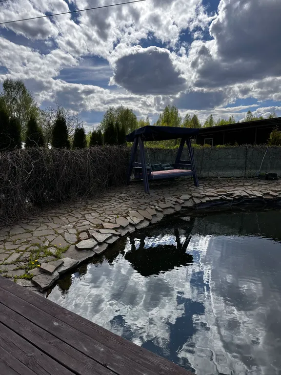 Коттедж Дом на берегу пруда — Бор