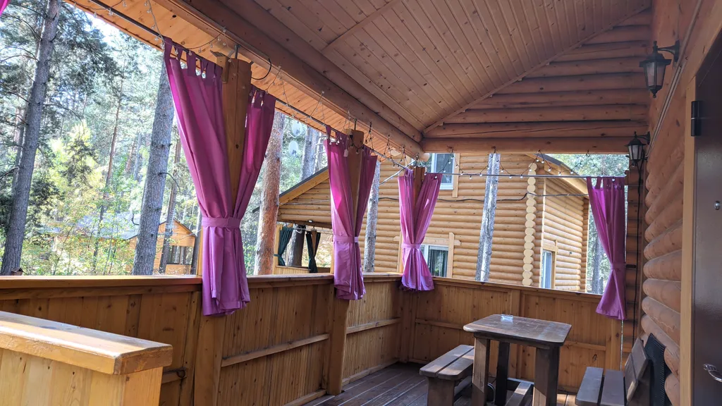 Дом Прованс в лесу